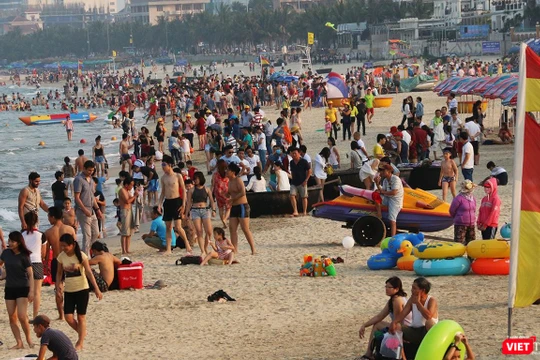 Biển Đà Nẵng, một trong những bãi biển đẹp nhất hành tinh được các tạp chí nước ngoài bình chọn