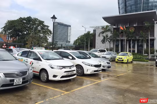 UBND TP Đà Nẵng đang giao cho các Sở ban ngành xem xét việc điều chỉnh tăng phí trước bạ đối với xe ô tô con dưới 9 chỗ ngồi cao hơn hiện tại