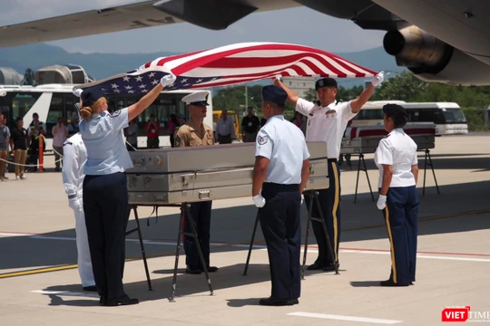 Lễ trao trả và hồi hương hài cốt quân nhân Mỹ lần thứ 151 diễn ra tại sân bay Đà Nẵng