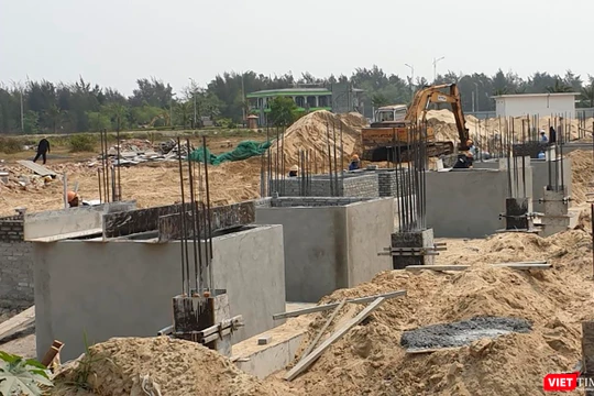 Hiện trường hạng mục thi công móng đối với 8 căn biệt thự tại Khu biệt thự Song Lập có ký hiệu (B3-1) thuộc Khu đô thị số 6 thị xã Điện Bàn (Quảng Nam)