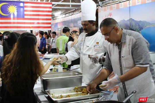 DNIFF 2019 có sự tham dự của 13 đầu bếp danh tiếng là những chuyên gia ẩm thực, đồng thời là thành viên Hiệp hội đầu bếp đến từ các quốc gia Đức, Mexico, Úc, Ấn Độ, Trung Quốc, Srilanka, Lebanon, Thụy Điển, Mỹ, Thổ Nhĩ Kỳ, Hy Lạp, Malaysia, Singapore.