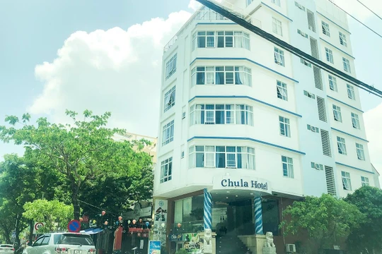 Khách sạn Chula tại địa chỉ 388 Võ Nguyên Giáp (quận Ngũ Hành Sơn, TP Đà Nẵng), nơi các đối tượng người Trung Quốc thuê trọn gói để tổ chức hoạt động kinh doanh trái phép