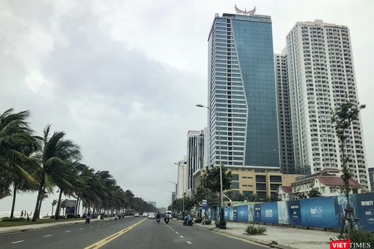 Tổ hợp khách sạn Mường Thanh và căn hộ chung cư cao cấp Sơn Trà.