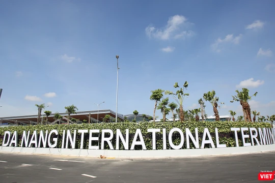 Đơn vị tư vấn kiến nghị Đà Nẵng ưu tiên đầu tư 2 tuyến ở giai đoạn đầu tiên là xe điện mặt đất trục đông tây kết nối biển Mỹ Khê với Sân bay quốc tế và xe điện mặt đất trục nam bắc dọc biển Mỹ Khê, kết nối khu resort phía đông nam thành phố.