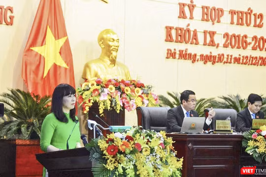 Bà Trương Thị Hồng Hạnh - Giám đốc Sở Du lịch Đà Nẵng tại phiên chất vấn Kỳ họp thứ 12, HĐND TP Đà Nẵng Khóa IX 