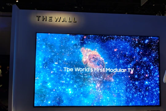 Mẫu TV "The Wall" được Samsung giới thiệu tại CES 2018 là TV màn hình MicroLED đầu tiên trên thế giới. (Nguồn: Tech We Like)