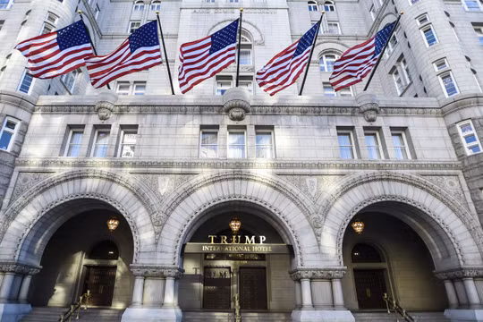 Khách sạn Quốc tế Trump tại Thủ đô Washington tiêu tốn của Tổng thống Mỹ 200 triệu USD phí tu bổ vào năm 2016. Nguồn: CNN