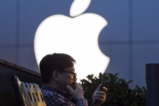 Chính sách kiểm duyệt của Trung Quốc đã tạo nên lỗ hổng nghiêm trọng trên iPhone. Ảnh: AP