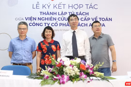 Viện Nghiên cứu Cao cấp về Toán (VIASM) và Công ty Cổ phần Sách Alpha (Alpha Books) ký kết thỏa thuận hợp tác thành lập tủ sách chung về ngành toán.