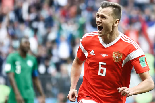 Dennis Cheryshev lập cú đúp giúp đội chủ nhà thắng đậm 5-0 trước Saudi Arabia. Ảnh: TheGuardian
