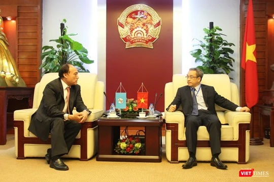 Thứ trưởng Bộ TT&TT Phan Tâm tiếp Tổng Thư ký ITU Zhao Houlin. 