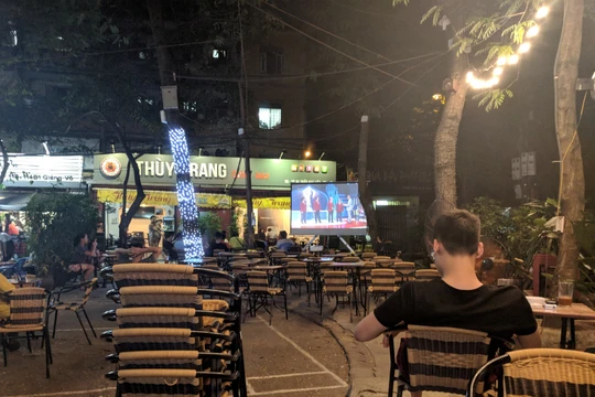Quán cafe ế ẩm trong ngày khai mạc World Cup 2018
