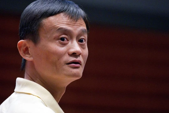 Chủ tịch Alibaba, Jack Ma sẽ nhường vị trí cho CEO Daniel Zhang vào ngày 10/9/2019. Ảnh: Bloomberg