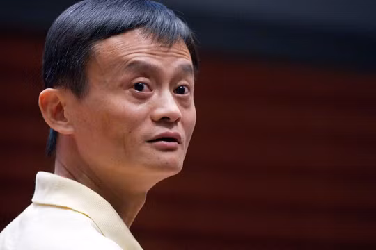 Chủ tịch Alibaba, Jack Ma sẽ nhường vị trí cho CEO Daniel Zhang vào ngày 10/9/2019. Ảnh: Bloomberg