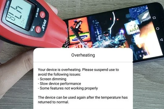 Tình trạng quá nhiệt xảy ra khi chạy bài thử benchmark trên thiết bị Huawei. Ảnh: Anandtech