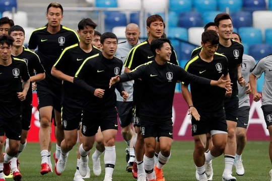 Đội tuyển Hàn Quốc trong một buổi tập. Ảnh: Business Insider