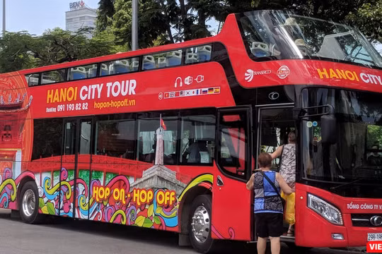 Xe bus hai tầng, mui trần được triển khai để phát triển du lịch tại Hà Nội.
