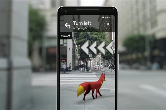 Tính năng dẫn đường qua camera, ứng dụng công nghệ thực tế tăng cường AR. Nguồn: TheKeyword