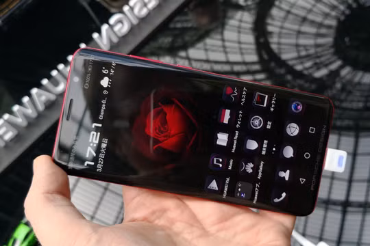 Mate RS Porsche Design (ảnh: PCMag)