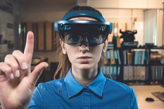 Công nghệ AR được dự báo còn gây nghiện hơn cả smartphone. Ảnh minh họa: New York Post