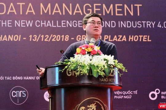 Đồng sáng lập và Giám đốc Học viện AI Nguyễn Xuân Hoài phát biểu tại Hội thảo “Quản lý dữ liệu: Thách thức vượt tầm công nghiệp 4.0” do Orchestra Networks và Smart-up đồng tổ chức