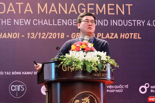 Đồng sáng lập và Giám đốc Học viện AI Nguyễn Xuân Hoài phát biểu tại Hội thảo “Quản lý dữ liệu: Thách thức vượt tầm công nghiệp 4.0” do Orchestra Networks và Smart-up đồng tổ chức