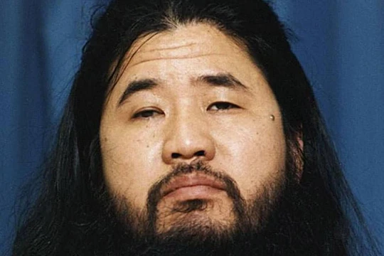 Shoko Asahara là kẻ cầm đầu vụ tấn công khủng bố bằng khí độc Sarin trên các tuyến tàu điện ngầm tại thành phố Tokyo, Nhật Bản vào tháng 3/1995. Ảnh: Japan Times