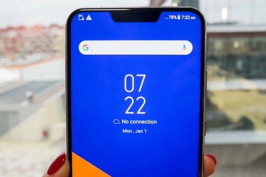 "Tai thỏ" là bước tiến hóa tất yếu để tối đa tỷ lệ màn hình trên smartphone. Nguồn: MobileSyrup