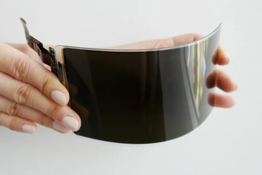 Samsung đã phát triển thành công tấm nền OLED uốn dẻo. Ảnh: Samsung