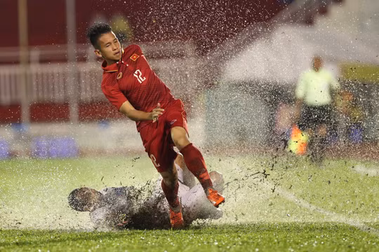 Hồng Duy là con bài chiến lược trên băng ghế dự bị của HLV Park Hang Seo. Nguồn: AFC