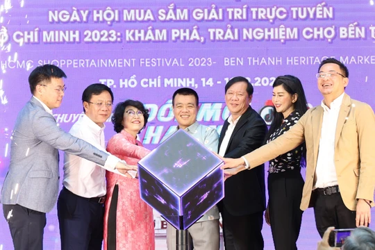 "Ngày hội mua sắm, giải trí trực tuyến TP.HCM 2023 - Khám phá, trải nghiệm và mua sắm tại chợ di sản Bến Thành" thúc đẩy thương mại số và du lịch tại TP. Hồ Chí Minh.