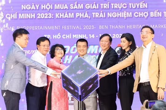 "Ngày hội mua sắm, giải trí trực tuyến TP.HCM 2023 - Khám phá, trải nghiệm và mua sắm tại chợ di sản Bến Thành" thúc đẩy thương mại số và du lịch tại TP. Hồ Chí Minh.