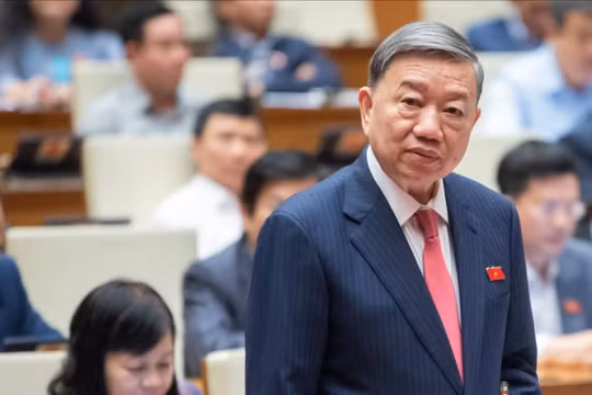 Đại tướng Tô Lâm - Bộ trưởng Bộ Công an trả lời chất vấn tại phiên họp ngày 7/11/2023.