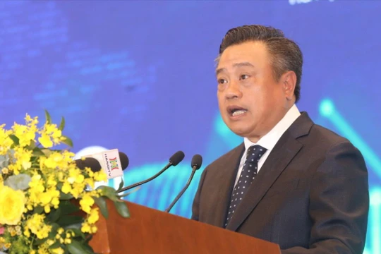 Chủ tịch TP Hà Nội Trần Sỹ Thanh phát biểu tại Hội thảo