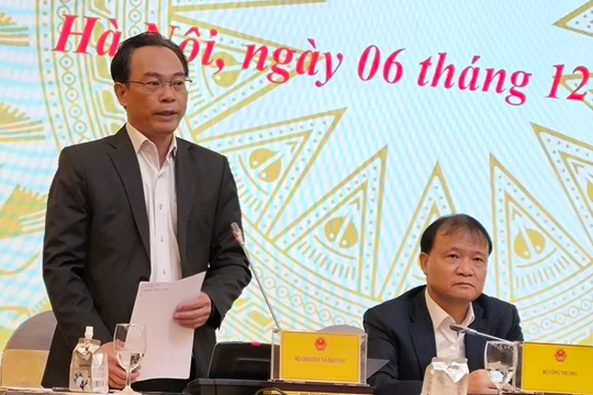 Thứ trưởng Bộ Giáo dục và Đào tạo Hoàng Minh Sơn cho rằng mặc dù bạo lực học đường xảy ra trong trường học nhưng cũng là hiện tượng toàn xã hội.