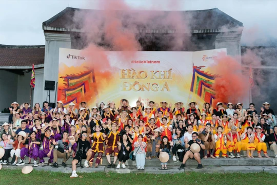 Các nhà sáng tạo nội dung TikTok trải nghiệm các hoạt động tại Việt Nam. (Ảnh: TikTok Việt Nam)