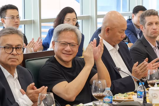 Ông Jensen Huang, Chủ tịch kiêm CEO của Tập đoàn Nvidia đánh giá cao về tiềm năng ngành bán dẫn và AI của Việt Nam.