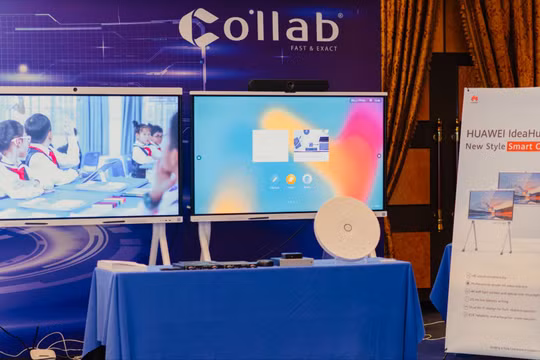 Màn hình IdeaHub tại sự kiện trưng bày các sản phẩm Audio Visual của Collab - Collab Partner Connect - Connect The Future