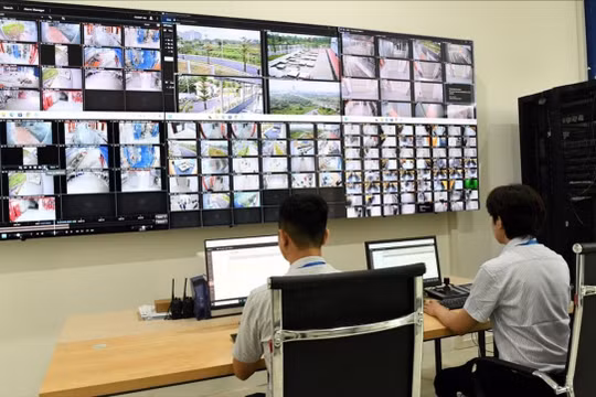 Chính phủ xác định phát triển kho dữ liệu tổng hợp với dữ liệu gắn với con người và các dữ liệu tổng hợp từ các cơ sở dữ liệu quốc gia sẽ là trụ cột dữ liệu chính để tạo nền tảng cho phát triển Chính phủ số, thúc đẩy kinh tế số và hình thành xã hội số.