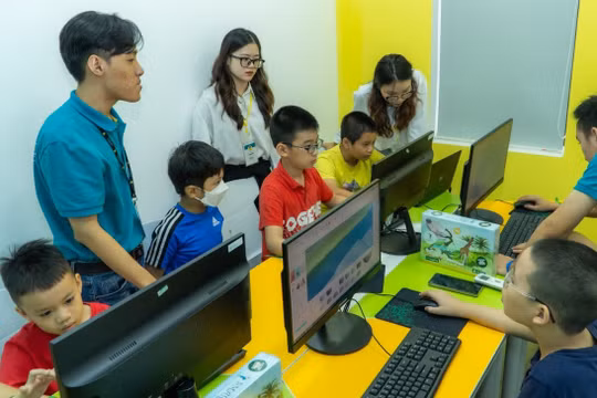 TEKY là Học viện sáng tạo công nghệ với chương trình giảng dạy STEAM theo chuẩn Mỹ cho trẻ em từ 5 đến 18 tuổi. 