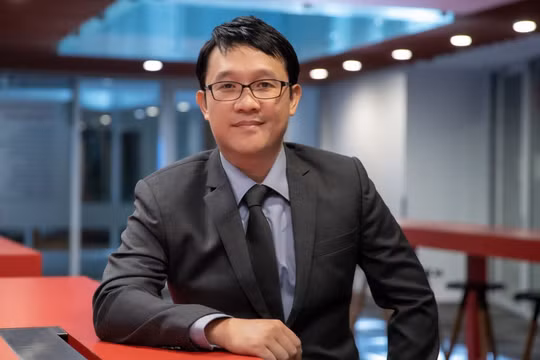 Phó Giáo sư Phạm Công Hiệp nhấn mạnh việc khai phá sức mạnh của AI tạo sinh không theo công thức duy nhất.