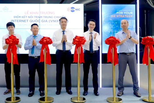 Lễ khai trương điểm VNIX PoP tại Data Center Tân Thuận.
