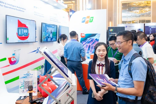 Hơn 3.800 doanh nghiệp SME Việt Nam chuyển đổi số thành công với robot ảo UBot