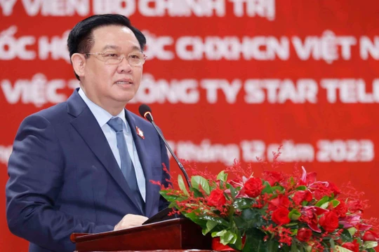 Chủ tịch Quốc hội Vương Đình Huệ đánh giá cao những kết quả mà Unitel đã đạt được