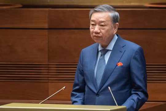 Bộ trưởng Tô Lâm nhấn mạnh việc tăng cường kiểm tra, rà soát, khắc phục các lỗ hổng bảo mật, các nguy cơ gây mất an ninh, an toàn các hệ thống thông tin, cơ sở dữ liệu.