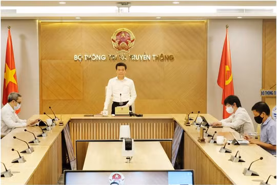 Bộ trưởng Bộ TT&TT Nguyễn Mạnh Hùng phát biểu tại buổi lễ. Ảnh Mic