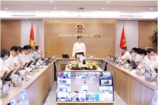 Bộ trưởng Bộ TT&TT Nguyễn Mạnh Hùng phát biểu tại hội nghị. Ảnh Mic