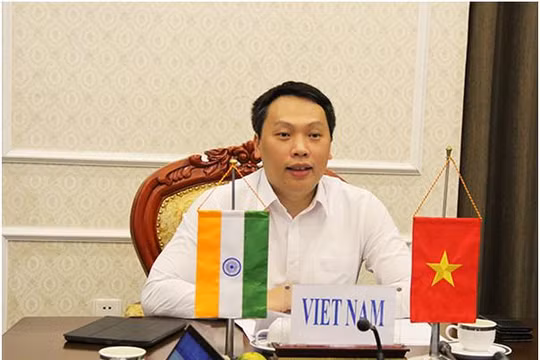 Thứ trưởng Nguyễn Huy Dũng phát biểu tại Hội thảo. Ảnh MIC
