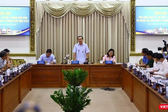 Bí thư thành ủy TP.HCM Nguyễn Văn Nên phát biểu tại cuộc họp