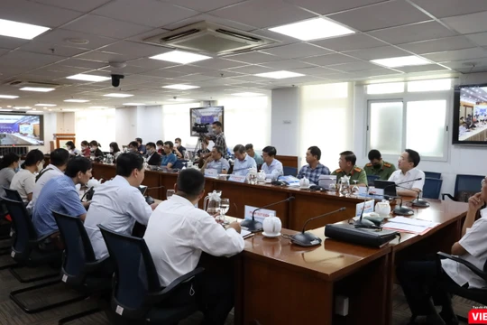 Đầu cầu TP.HCM tại họp báo về Diễn đàn Kinh tế lần thứ 4. Ảnh-Linh Nhi